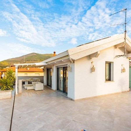 Appartamento Spotorno Con Ampio Terrazzo Attrezzato Anche Con Angolo Cottura מראה חיצוני תמונה