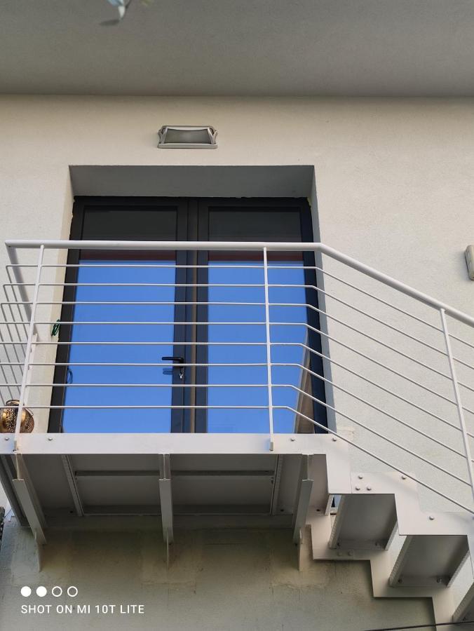 Appartamento Spotorno Con Ampio Terrazzo Attrezzato Anche Con Angolo Cottura מראה חיצוני תמונה
