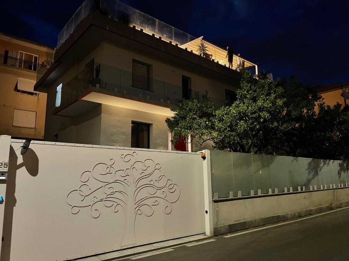 Appartamento Spotorno Con Ampio Terrazzo Attrezzato Anche Con Angolo Cottura מראה חיצוני תמונה