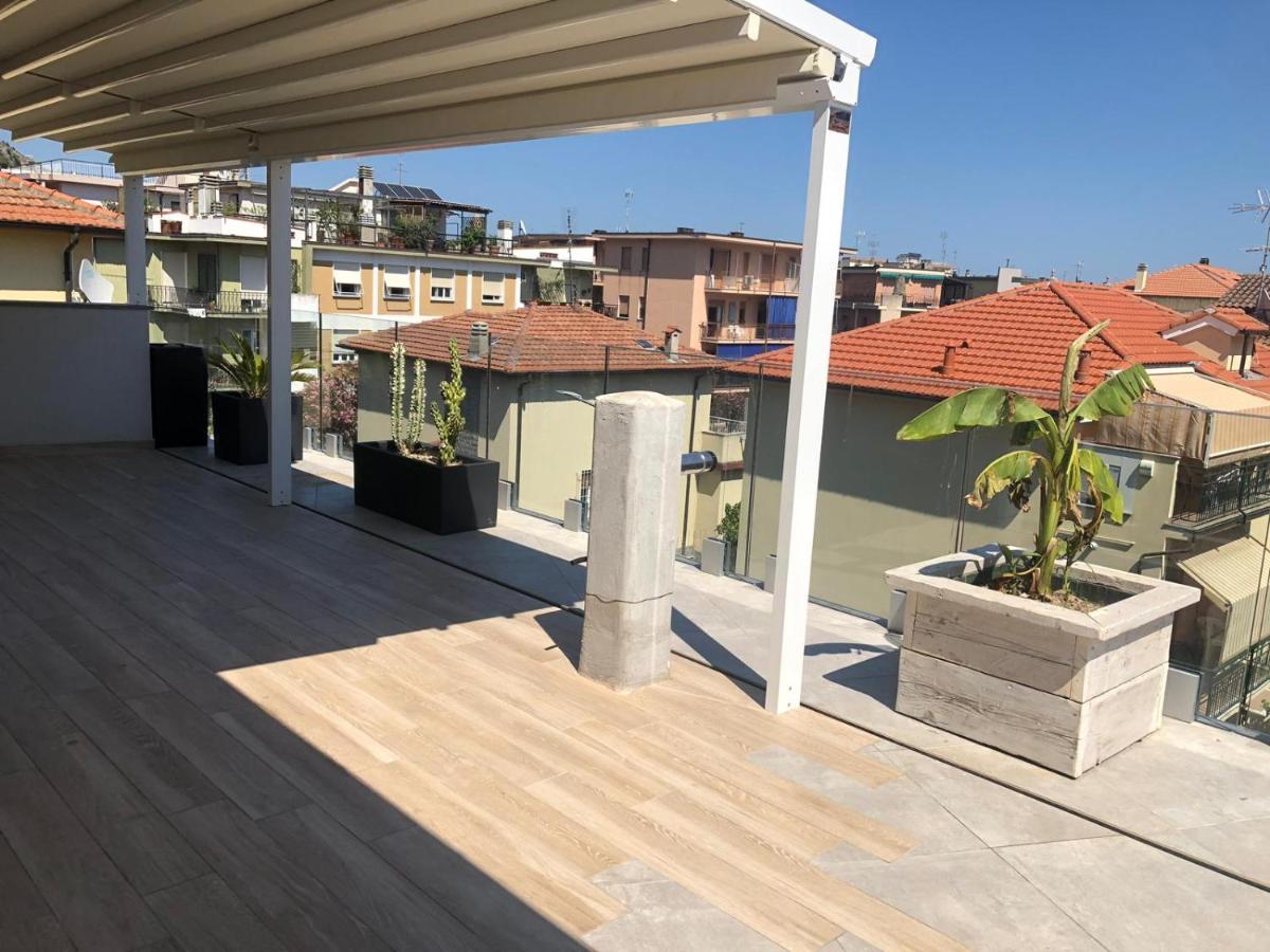 Appartamento Spotorno Con Ampio Terrazzo Attrezzato Anche Con Angolo Cottura מראה חיצוני תמונה