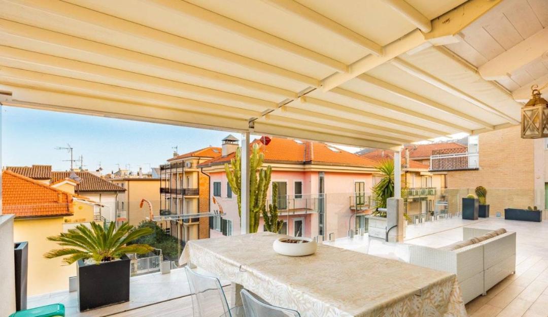 Appartamento Spotorno Con Ampio Terrazzo Attrezzato Anche Con Angolo Cottura מראה חיצוני תמונה